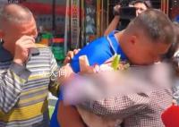 男子流浪20年母亲节与母亲相认 网友：这是母亲节最好的礼物