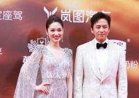 邓超六次搭档蓝羽主持华表奖 再度搭档同台主持