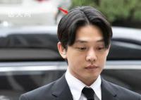 刘亚仁头发白了 已被警方调查过3次