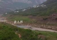 教师为迎检查捡鹅卵石溺亡?官方回应