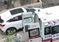 从26楼撑伞跳下男童生命体征平稳 断肢已经接上