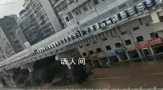 四川达州拉响防洪警报 居民撤离
