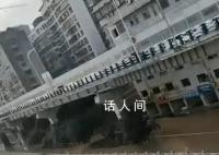 四川达州拉响防空警报 居民撤离