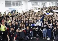 马斯克到访特斯拉上海超级工厂 特斯拉全球副总裁陶琳发布马斯克和员工的大合影