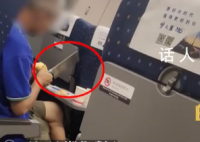 老人高铁上用菜刀削苹果?铁路回应