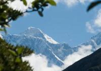 珠峰登山季结束 已致12死5失踪