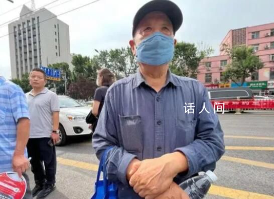 88岁爷爷瞒着孙子偷偷陪考 引起了广泛关注