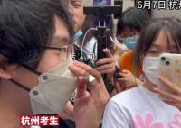 首位走出考场的考生喊话马化腾 腾讯能不能把QQ空间改回老版