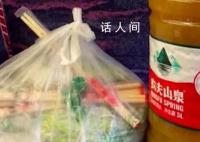 女游客用5L水桶带螺蛳粉汤回广东 网友：这个桶好机智
