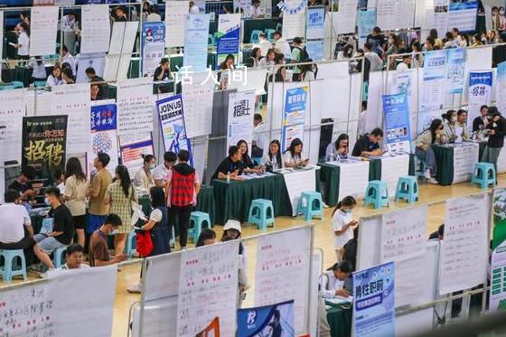 北大屠夫称大学生就业难关键在父母 大学生是普通教育不要把自己当精英