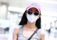 迪丽热巴的机场穿搭 网友纷纷赞叹美女怎么穿都好看