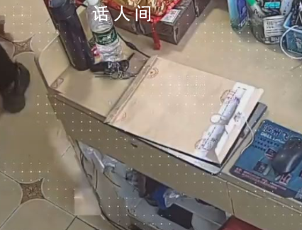 妈妈回应误拆档案袋女儿崩溃大吼 不知道档案袋不能私拆
