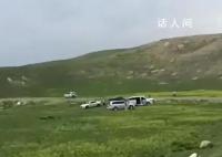 游客开车压草场牧民损失数万 将采取措施