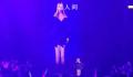 张惠妹演唱会上唱李玟的歌 最后哽咽着说道：我们都要好好的