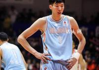 媒体人吐槽周琦交易闹剧 这么一对比其实哈登和利拉德都挺容易卖出去的