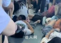 游客乘船遇西南浪 船舱晕倒一大片