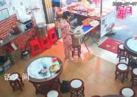 警方通报女子在餐厅投放不明物品 已有专人跟进调查