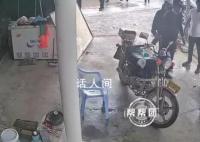 当地回应养殖户上万斤虾被清空 并搬走了他的私人物品