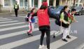 郑州一小学强制家长轮流站岗 不能缺岗