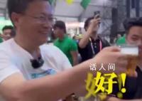 潍坊文旅局长是哆啦A梦吧 现场狂送游客潍坊特产大礼包
