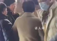 网友偶遇张颂文考科目二 顶着压力在众目睽睽之下满分通过
