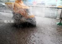上海暴雨 高架桥成