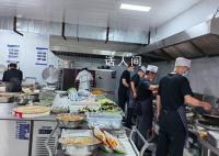 第一批成人小饭桌已经倒闭了 定价超过老乡鸡