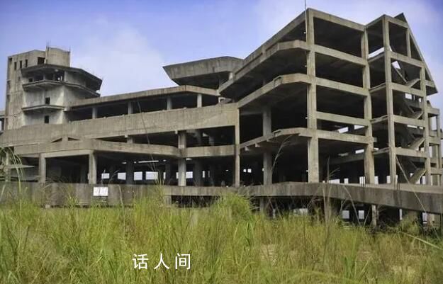 房子烂尾女子停交房贷上黑名单 这究竟是怎么回事