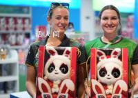 大运村里的“熊猫热” 无处不在的熊猫元素为人们增添许多快乐的记忆