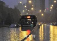 北京暴雨已致2死 居民目睹有人昏迷