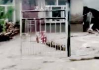 哈尔滨暴雨现场:大片房屋被淹