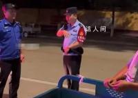 商贩被城管拔车钥匙难回家 引发网友热议