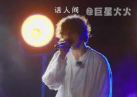 易烊千玺同乘舞台首唱是王传君 易烊千玺王传君合唱同台歌