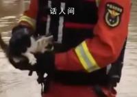 汛中温情 传递着温暖人心的力量