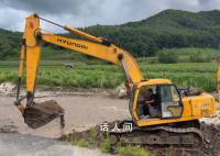 齐心协力重建自己的家园 全力抢通抢修基础设施