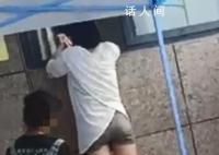 中学回应收费窗口近2米高:已整改