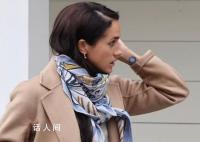 梅根被拍到佩戴减压贴片 人们猜测她最近面临很大的压力