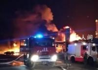 俄罗斯一加油站爆炸致30死102伤