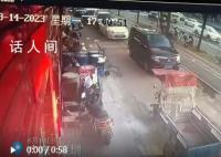 金毛扑倒女子事件双方已和解 达成了赔偿协议