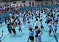 浙江一学校的军训是集体摸鱼 让人们惊叹不已
