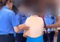 大妈坐高铁拒不安检:我飞进来的
