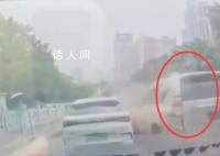 suv乱撞多车 亲历者:肇事司机在冷笑