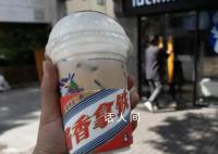 牵手瑞幸 茅台对打工人下手了