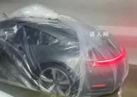 福州一车主将车装入塑料袋 回应：专门准备的上次台风被淹过