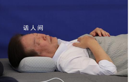 韩在野党党首绝食躺地一动不动 只依靠水和盐维持生活