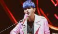 周杰伦演唱会开场话筒没声音 演唱会中事故不断