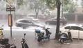 暴雨突袭上海:乌云压顶大雨瓢泼