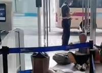 癌症患者乘飞机被拒 成都航空回应