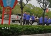 多名城管飞踹殴打群众 官方回应 湖北城管打人最新消息处理结果