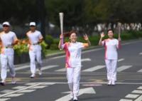 杭州亚运会火炬传递亮点多 开启了舟山站的火炬传递